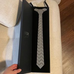 HEX TIE